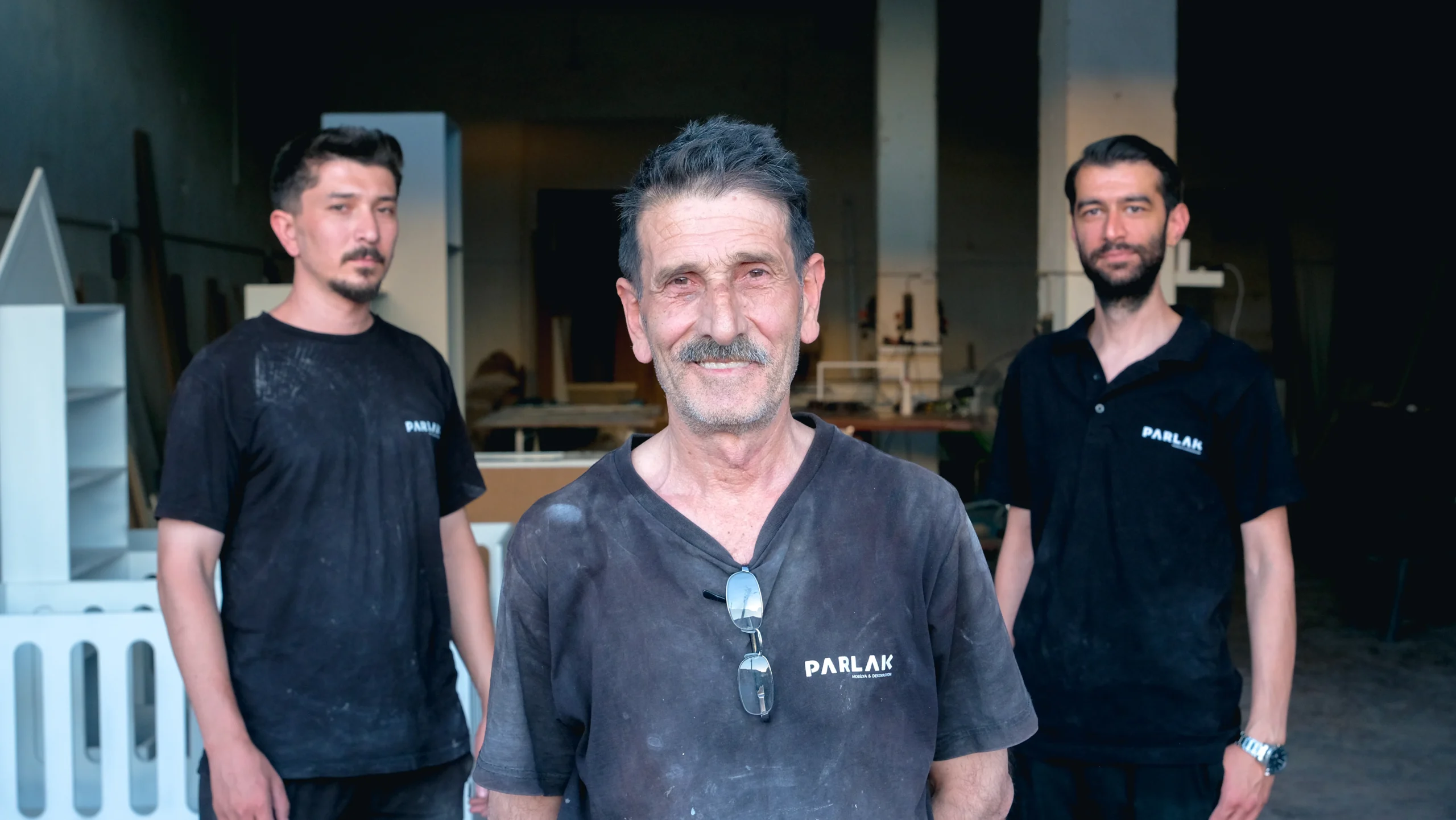 Parlak Mobilya Atölye ve Özel Ahşap Üretimi